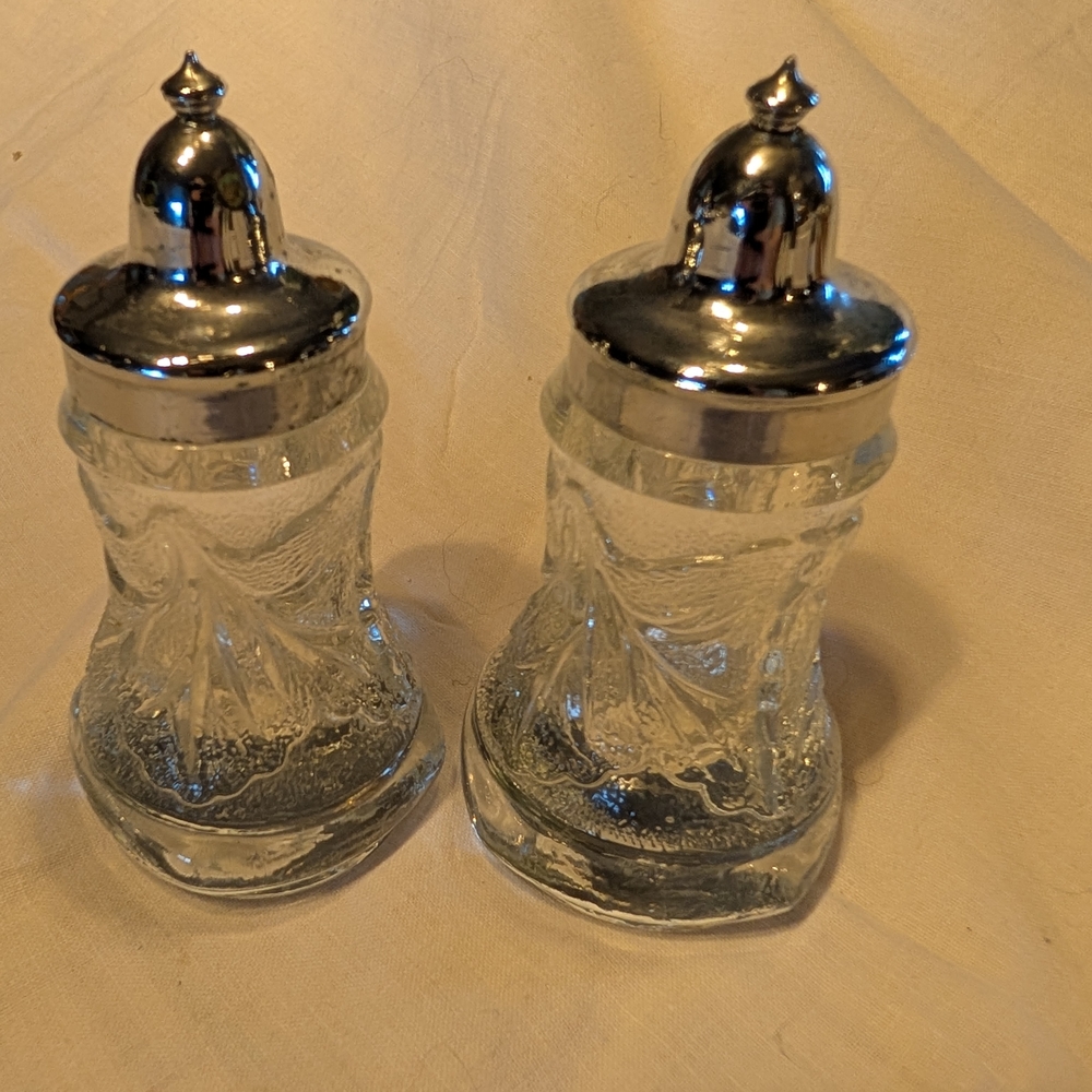 2/16$ Vintage Silver and Clear Salt and Pepper Shakers